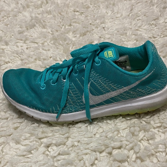 Nike Women's Turquoise Athletic Shoes size 9 - Picture 3 of 16